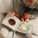 LITTLE DUTCH. Υφασμάτινο βιβλιαράκι δραστηριοτήτων μικρό - Image 7