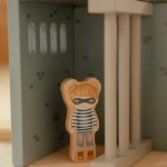 LITTLE DUTCH. Ξύλινο αστυνομικό τμήμα με αξεσουάρ FSC - Image 4