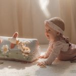 LITTLE DUTCH. Υφασμάτινο τρίγωνο δραστηριοτήτων Fairy Garden - Image 2