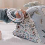 LITTLE DUTCH. Υφασμάτινο τρίγωνο δραστηριοτήτων Forest Friends - Image 4