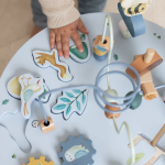 LITTLE DUTCH. Ξύλινο τραπέζι δραστηριοτήτων Forest Friends - Image 3