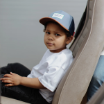 HELLO HOSSY. Καπέλο τζόκευ παιδικό Mini Marine - Image 3