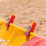 Legami. 2 Beach Towel Clips Tropicana - Image 2
